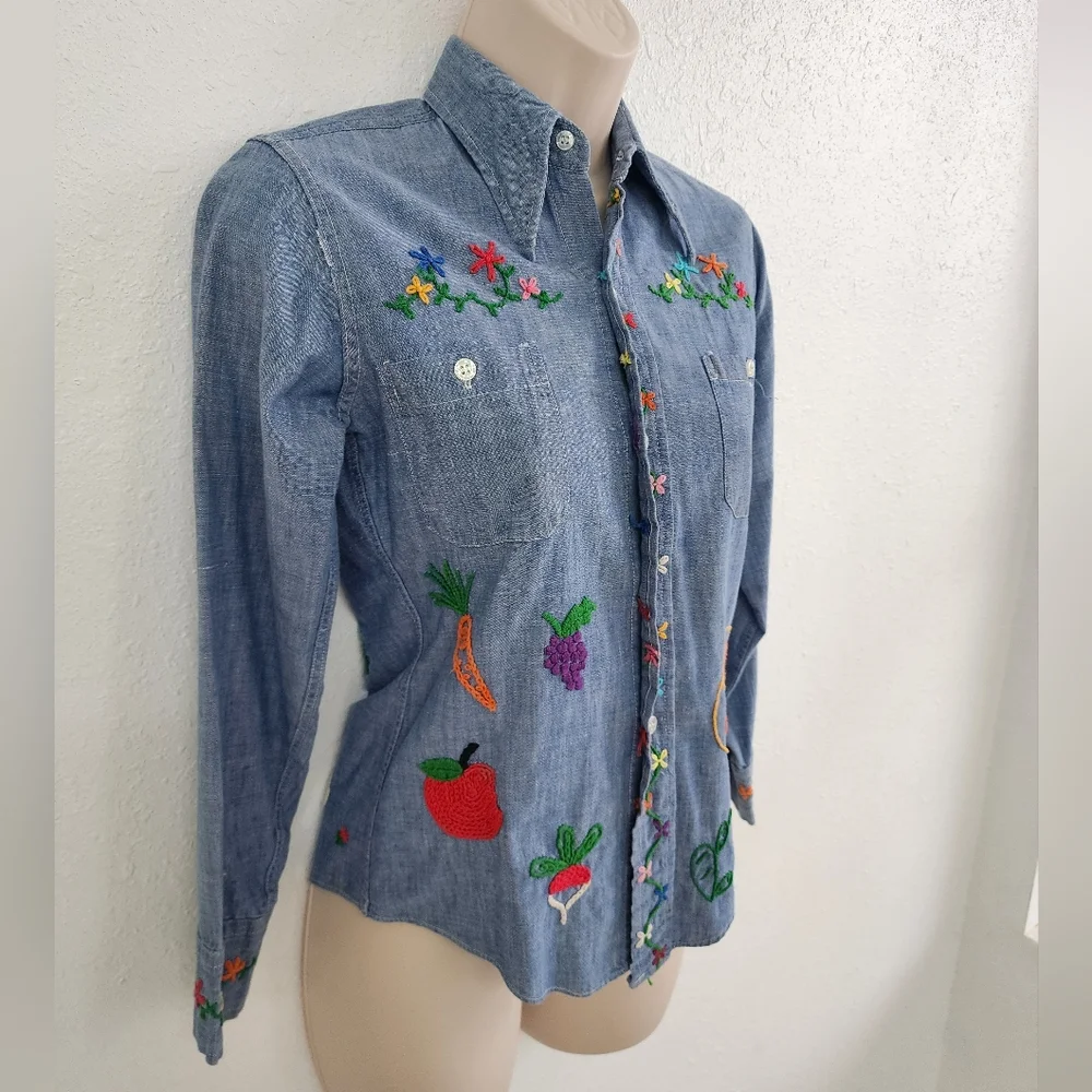 Vtg Montgomery Ward Embroidered Denim Shirt Colorful Western Aninmals Florals 12